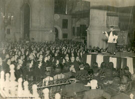 Málaga, Catedral, el niño Andrés Rodríguez López "Andresito" en un recital poético. Foto Molina.