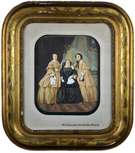 Barcelona. Retrato de una señora sentada, con sus dos hijas. Franck y Wigle.