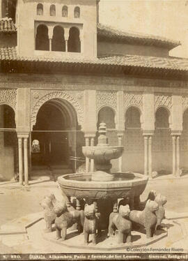 Granada, Alhambra, Patio de los Leones. Garzón fotógrafo.