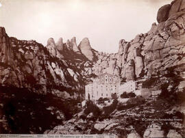 Monasterio de Montserrat (Barcelona), vista desde el este . J. Laurent y Cia.