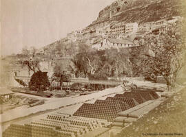 Gibraltar, Puerta del Sur, con almacenamiento del arsenal. J. Mann.
