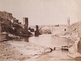 Toledo, el puente de Alcántara sobre el río Tajo. J. Laurent.