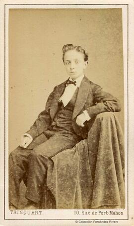 Paris, retrato de Alfonso de Borbón y Borbón, niño, sentado. Trinquart.