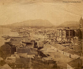 Málaga, panorámica desde el castillo de Gibralfaro. L. Masson.