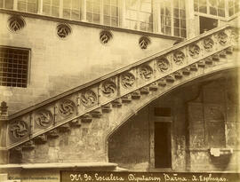 Barcelona, escalera en el edificio de la Diputación. Antonio Esplugas.
