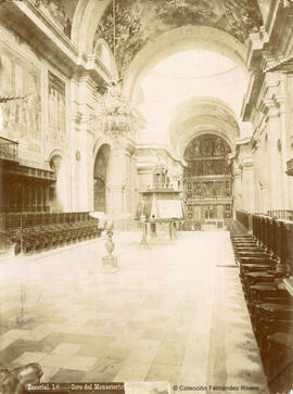 El Escorial, Iglesia del Monasterio, el coro con la sillería y el facistol. Carlos Huerta.