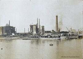 Sestao (Vizcaya), complejo industrial junto al río Nervión. Fotógrafo desconocido