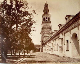 Córdoba, Mezquita, Patio de los Naranjos y Torre. Léon et Lévy.
