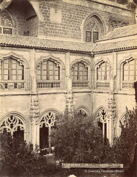 Toledo, Monasterio de San Juan de los Reyes, vista del Claustro desde el primer piso con los naranjos centenarios. Casiano Alguacil.