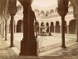 Sevilla, Casa de Pilatos, el patio y la fuente. Ramón Almela.
