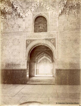 Granada, Alhambra, Sala de las dos Hermanas hacia el mirador de Lindaraja. Garzón fotógrafo.