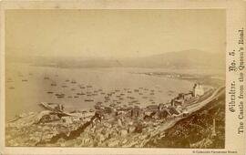 Gibraltar, el Castillo desde la calle de la reina, el puerto y la bahía de Algeciras. James Mann.