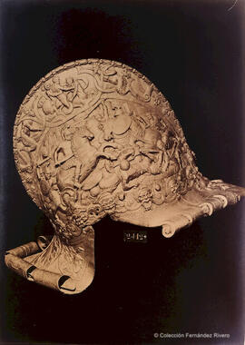 Madrid, Armería Real, Casco de la armadura de Carlos V, lado derecho. J. Laurent.