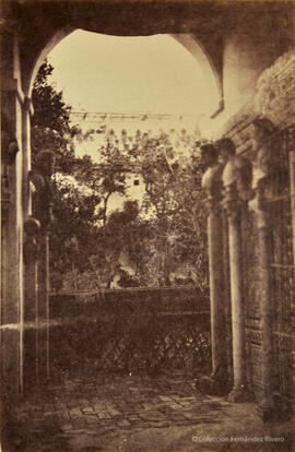 Sevilla, Casa de Pilatos, galería junto al Jardín Grande con columnas y esculturas romanas, 1851. Alphonse de Launay.