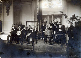 Guecho (Vizcaya), orquestina Nic-Fusy en el Club Marítimo del Abra, las Arenas, en 1922. Fotógrafo desconocido.