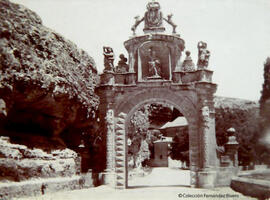 Segovia, Puerta de la Fuencisla. Fotógrafo desconocido.