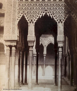 Granada, Alhambra, Patio de los Leones, pabellón del lado de la Sala de la Justicia. Luis Léon Masson.