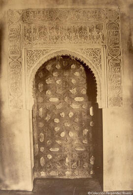 Granada, Alhambra, Sala de las Dos Hermanas, puerta recien descubierta. Fotógrafo desconocido.