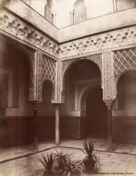 Sevilla, Alcázar, Patio de las Muñecas, un ángulo. Sergio de Luna.