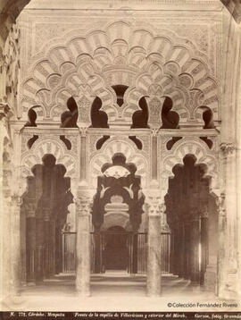 Córdoba, Mezquita, frente de la Capilla de Villaviciosa y exterior del Mihrab. Garzón fotógrafo.