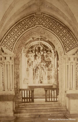 Cintra (Portugal), Palacio Nacional da Pena, Capilla con retablo renacentista de alabastro. Fotógrafo desconocido.