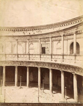 Granada, Palacio de Carlos V, patio circular. Señán y González.