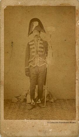 Barcelona, retrato de un hombre disfrazado de Napoleón. Cric y Cam.