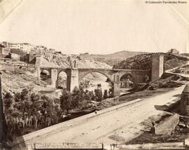 Toledo, el Puente de San Martín sobre el río Tajo, desde el sur. Casiano Alguacil.