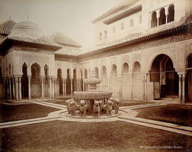 Granada, Alhambra, Patio de los Leones con la Fuente, lado norte. Léon et Lévy