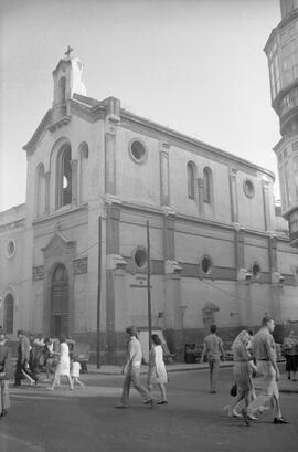Iglesia de la Aurora del Espíritu Santo, en calle Álamos, esquina Puerta de Buenaventura. Julio de 1968. Málaga, España.