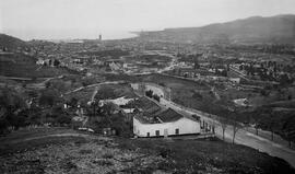 Vista parcial de Málaga y la bahía desde el Camino del Colmenar.