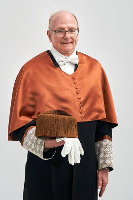 Retrato de Aníbal Ollero previo a su investidura como Doctor "Honoris Causa" por la Universidad de Málaga. Edificio del Rectorado. Mayo de 2025