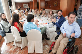 Asistentes a la entrega de becas Alumni-UMA a alumnos pertenecientes a la Hermandad de Estudiantes. Hotel AC Málaga Palacio. Mayo de 2015