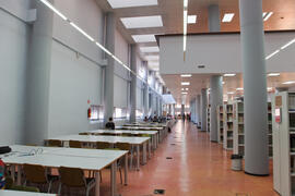 Biblioteca de Informática y Telecomunicaciones. Campus de Teatinos. Abril de 2013