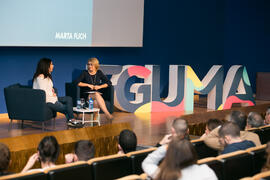 Isabel Ladrón de Guevara y Marta Flich. Conferencia "Dialogando". Paraninfo. Noviembre de 2017
