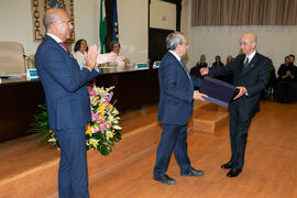 Entrega de Distinción de Honor a Lorenzo Zaragoza Contreras. Celebración de San Lucas. Facultad de Medicina. Noviembre de 2019