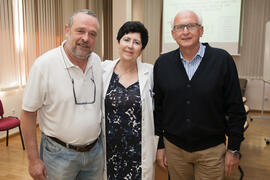 Francisco Martos, María Isabel Lucena y José Aurelio Gómez. Personal e instalaciones del Departam...