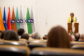 Adelaida de la Calle en el homenaje al personal que cumple 25 años al servicio de la Universidad de Málaga y personal jubilado. Paraninfo. Julio de 2014