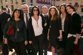 Foto de grupo. Acto de la Hermandad de los Estudiantes en la Catedral. Plaza del Obispo, Málaga. ...