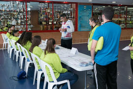 Recogida de diplomas. 7º Congreso Internacional de Actividad Física Deportiva para Mayores. Escue...