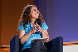 Isabel Guerrero. "Dialogando" con Clara Grima. Escuela de Ingenierías Industriales de la Universidad de Málaga. Mayo de 2024