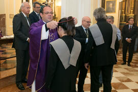 Entrega de medallas de la Cofradía de los Estudiantes. Misa de Lunes Santo. Iglesia de San Agustí...