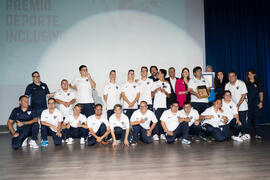 Entrega del premio Inclusión a los miembros de la Fundación Málaga Club de Fútbol EDI- Málaga Gen...