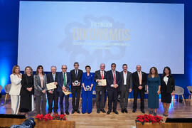 Galardonados con la distinción "Oikonomos" de la Facultad de Ciencias Económicas y Empresariales de la Universidad de Málaga. Paraninfo. Diciembre de 2024