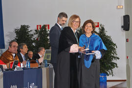 Entrega de la insignia al mérito en el trabajo. Acto Conmemorativo de los 40 años de la Universid...