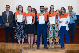 Grupo de alumnas y alumnos. Graduación de Másters de la Facultad de Ciencias Económicas y Empresa...