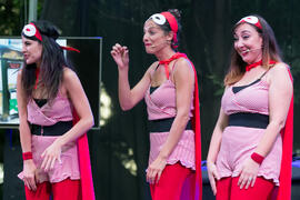 Representación de la obra "Superheroínas, S.L." de la compañía de teatro Caramala. Cursos de Verano de la Universidad de Málaga. Marbella. Julio de 2018