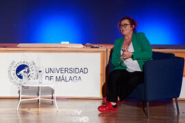 "Dialogando" con Clara Grima. Escuela de Ingenierías Industriales de la Universidad de Málaga. Mayo de 2024