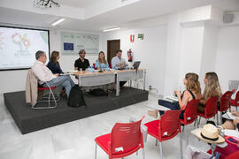 Mesa redonda: «Inmigración irregular, mujer y asilo». Curso "La inmigración de personas vulnerables". Cursos de Verano de la Universidad de Málaga. Vélez-Málaga. Julio de 2019