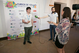 Entrevista a Andrés Contreras en photocall. Curso "La buena Inteligencia Artificial". C...